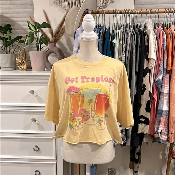 Junk Food | Get Tropical Yellow Crop Graphic Tee size Large NWT - Picture 2 of 11